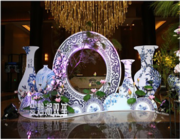 尊龙凯时·碧湖双玺：百年轻瓷展再遇“鸿儒”